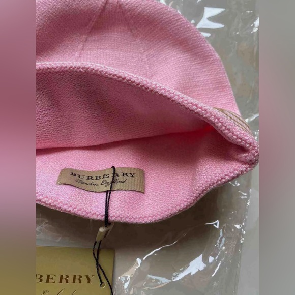 Burberry unisex beanie hat - Picture 11 of 13